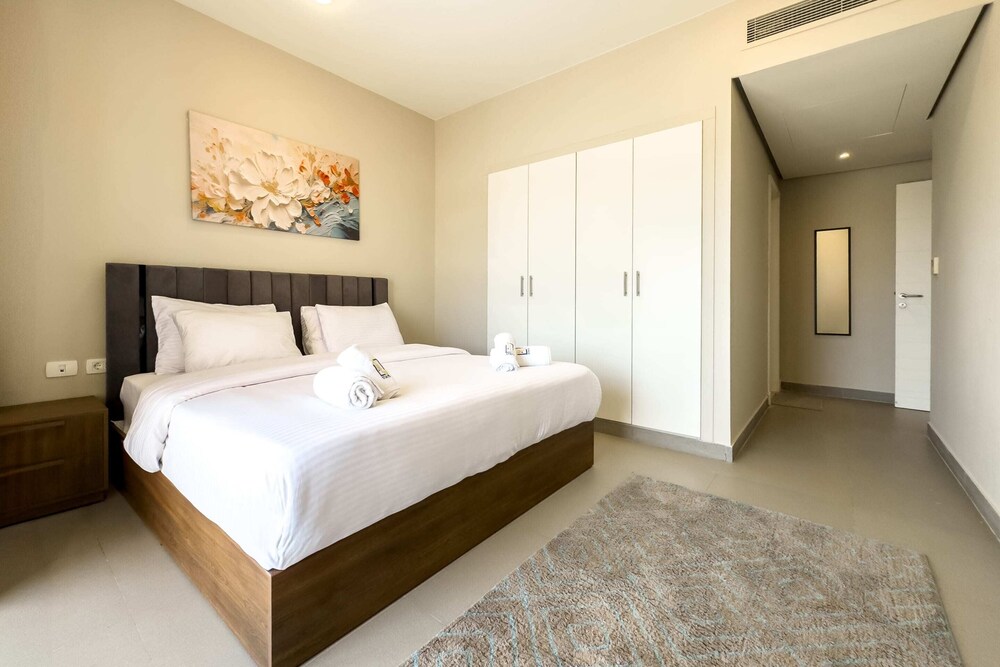 Posh & Eclectic 4 BDR Villa @ Fanadir Bay