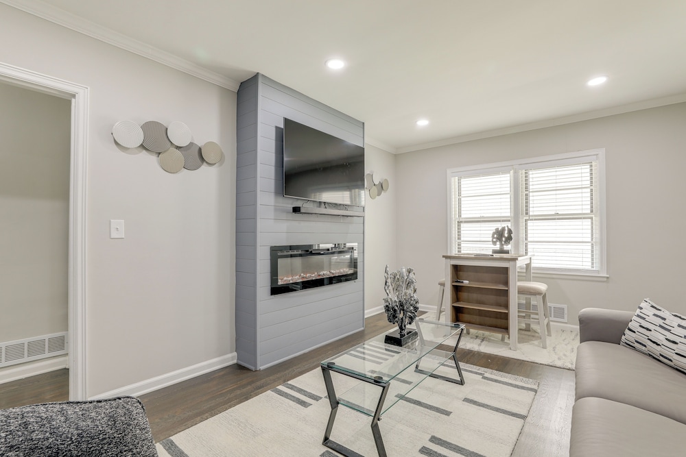 Updated Piedmont Heights Apt - 5 Mi to Dtwn Atl!