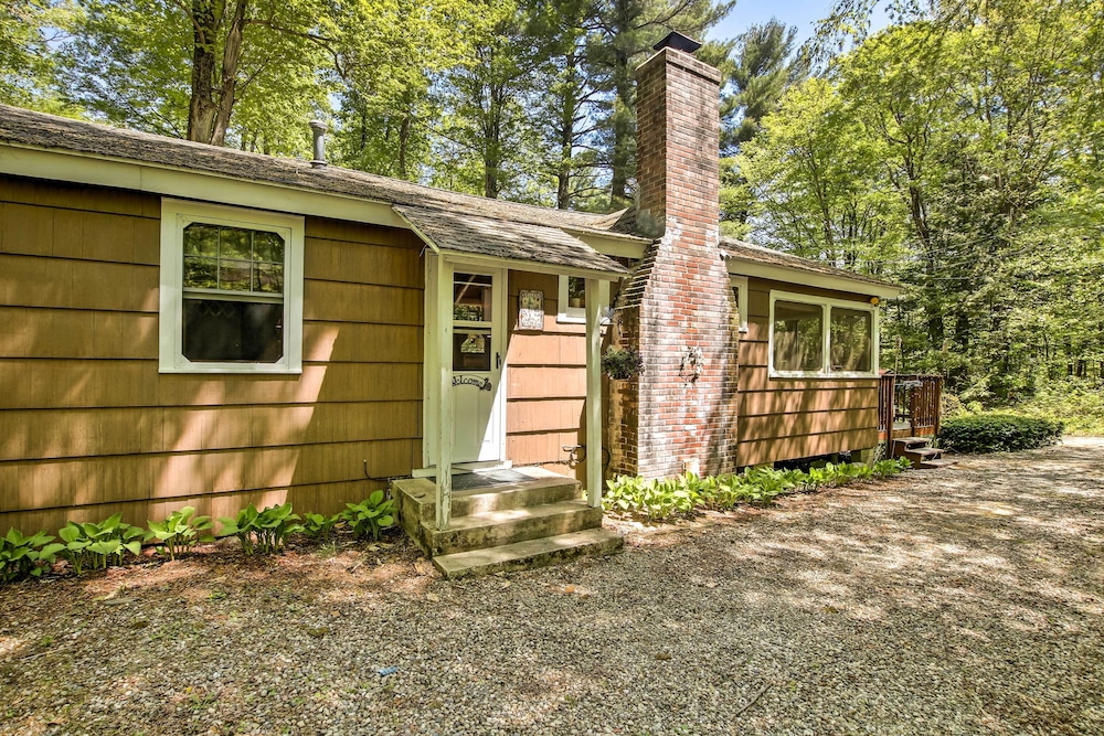 Pet-friendly Cabin w/ Fire Pit, BBQ & Great Deck! view 5