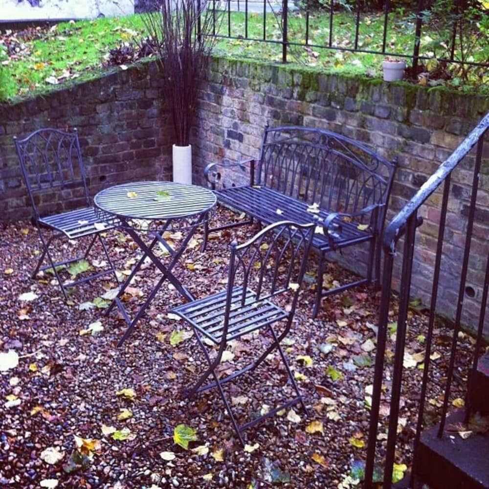 outdoor bbq area