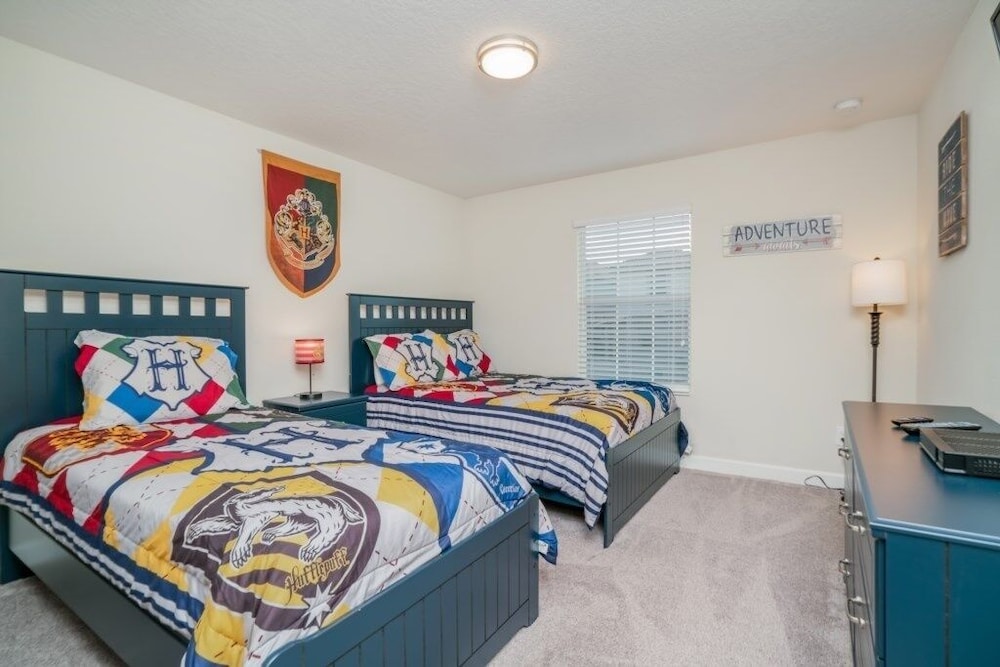 1566plunker 4 Bedroom Townhouse by RedAwning view 4