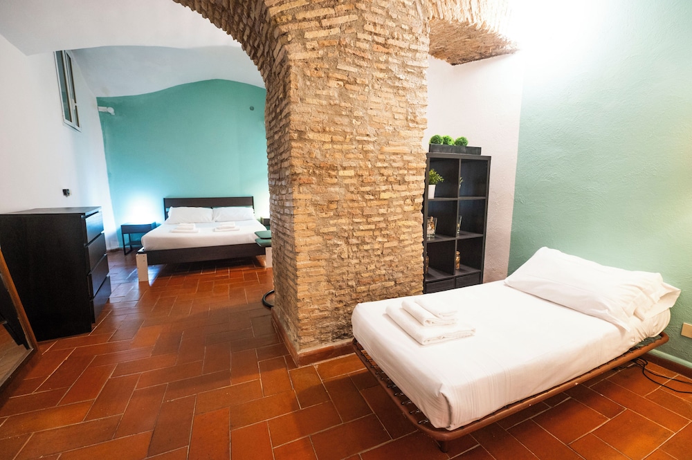 Campo De' Fiori Apartments