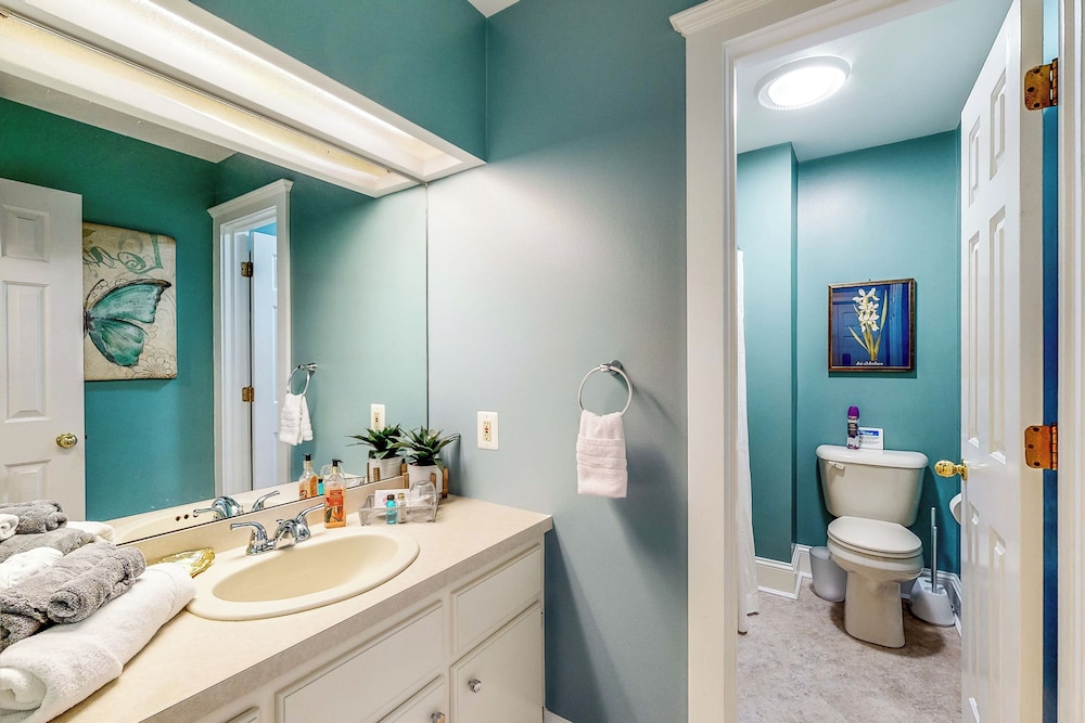 Waterfront Allergy-free 4br, Dock & Home Theater