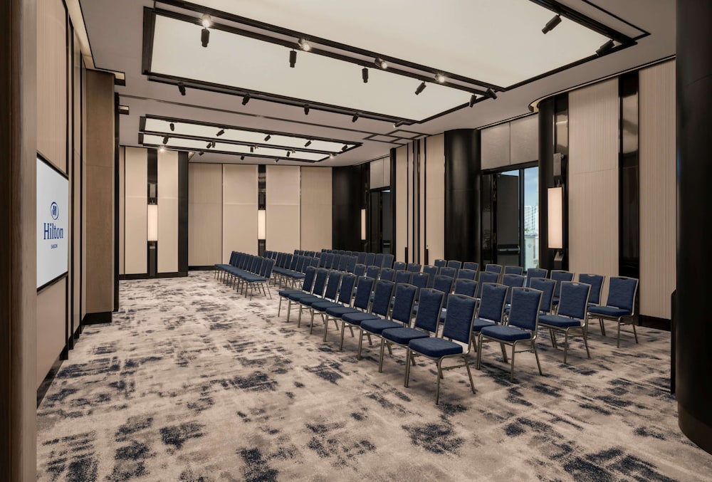 Hilton Saigon 61
