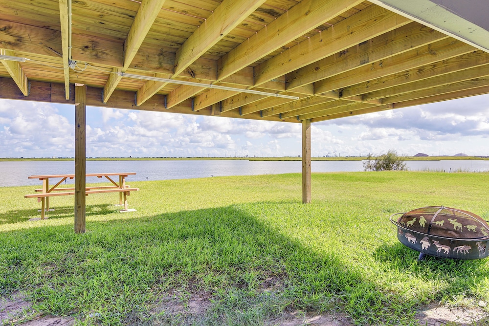 Private Home on Lagoon w/ Views in Hitchcock!