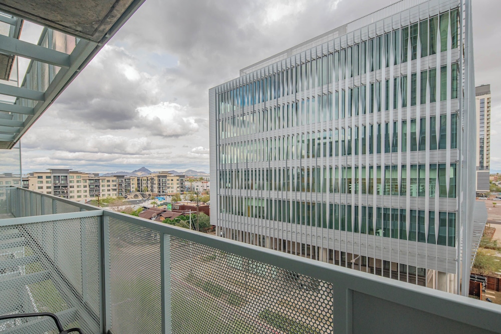 ROVE LIVING/KL - Roosevelt Point