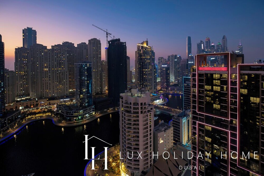 LUX The JW Marina Suite 2
