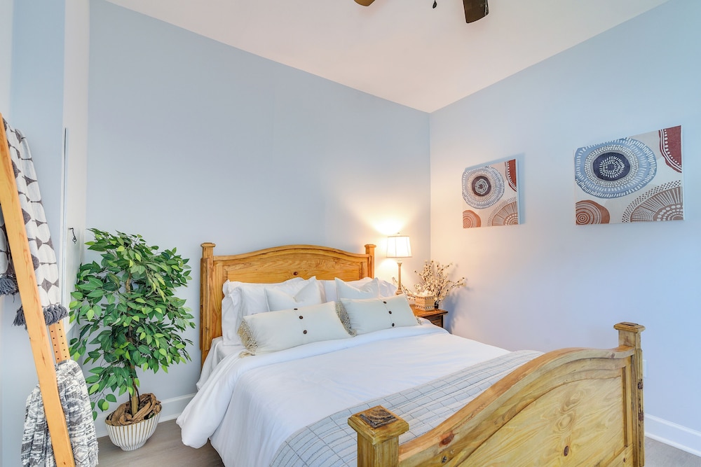 Walk to The Strand: Home in Historic Galveston