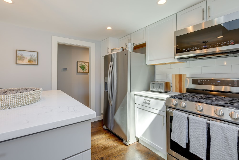 2 Mi to Craigville Beach: Hyannis Home w/ Deck