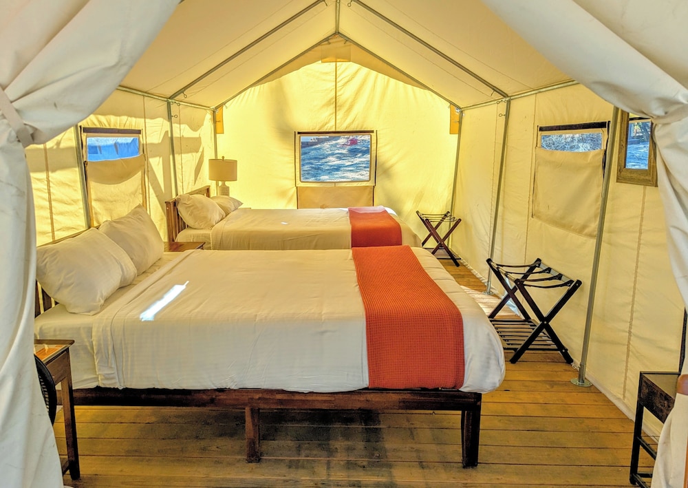 Wildhaven Yosemite Glamping 25