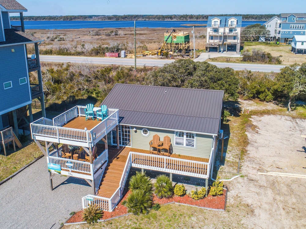 In Good Sands by Topsail Realty