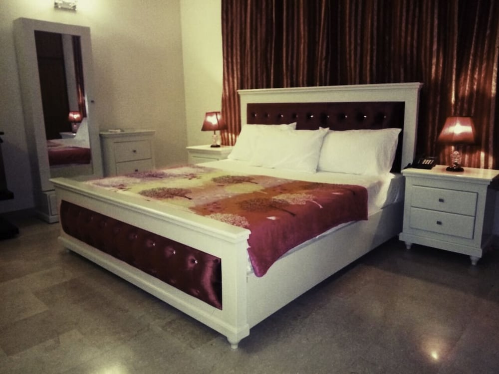 Royal Galaxy Guest House view 4