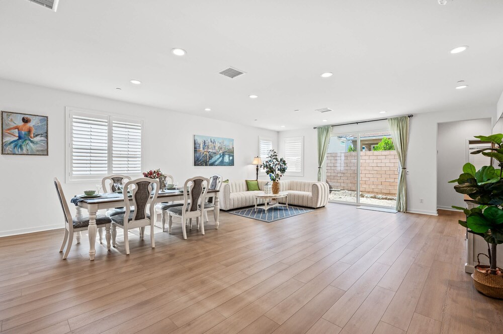 Spacious 5BR Getaway w Game Room Modern Comfort