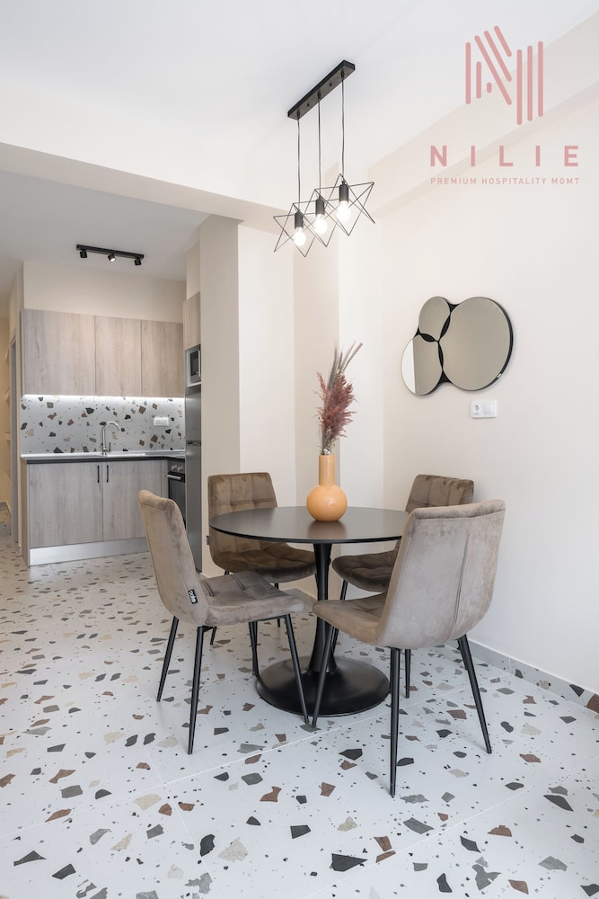 Phedra Studios Nilie Hospitality MGMT