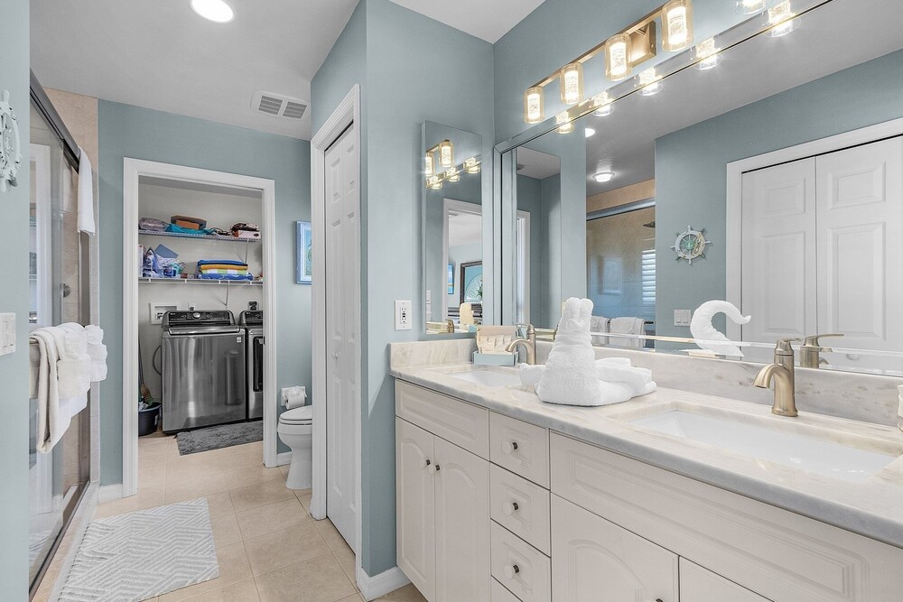 401 Pet-friendly, Pirate's Cove Retreat 3 Bedroom Home
