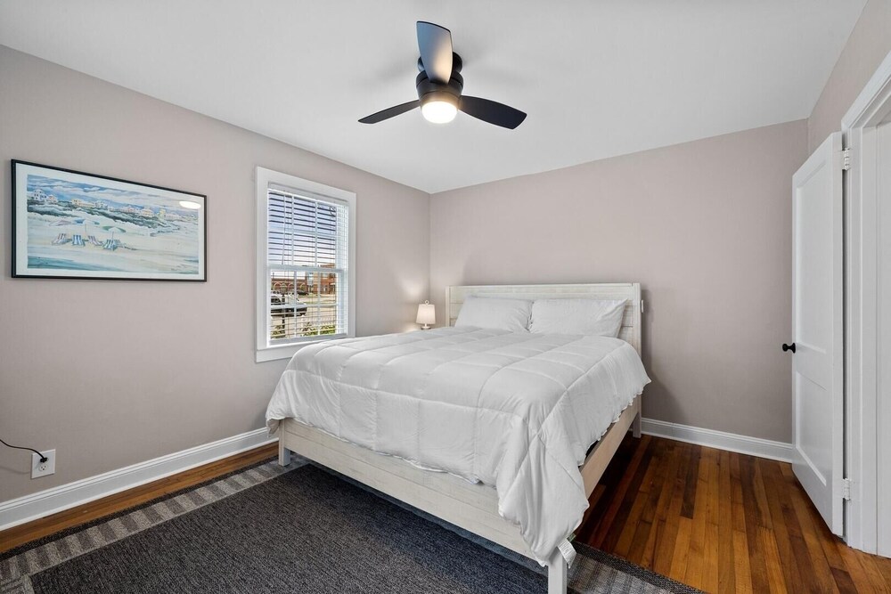 The Anchor Cottage 3 Bedroom Home by RedAwning view 4