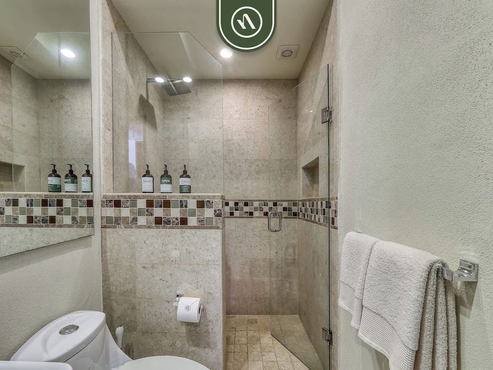 Amazing 1 BR Condo in Romantic Zone - Rooftop Pool