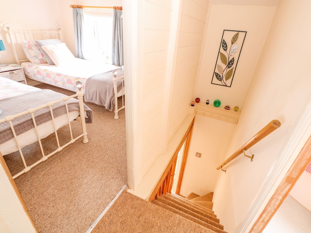 Holly Cottage view 4