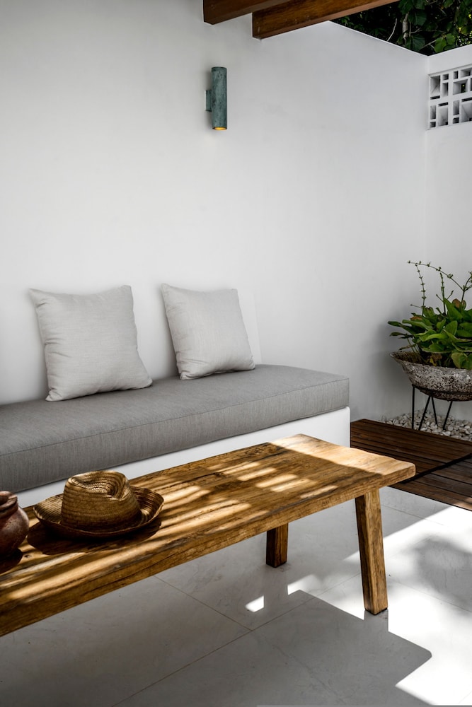 Villa Oasi 1 by Alfred in Bali - Brand New Tropical Luxury 3 BR Bingin Beach