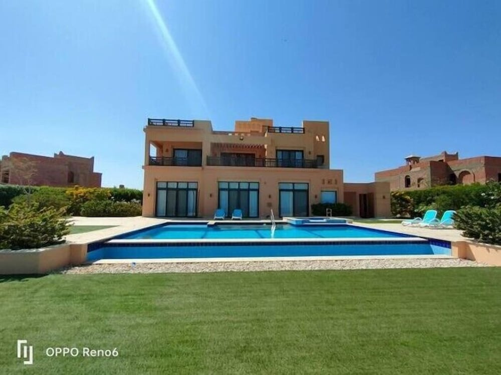 Luxury Half Villa Sea View view 2