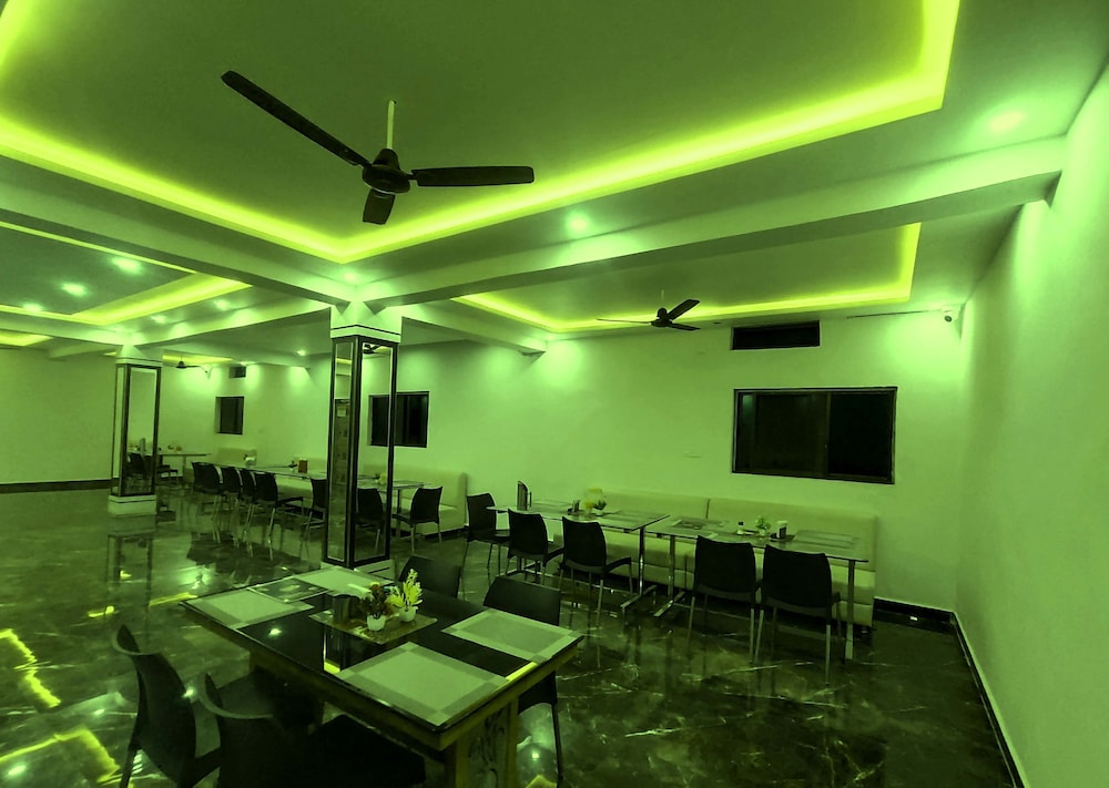 SHREE SIDDHI VINAYAK HOTEL & RESTAURANT
