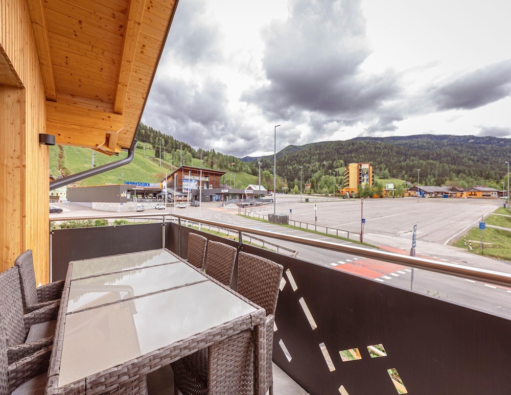 Lively Apartment Near the ski Area