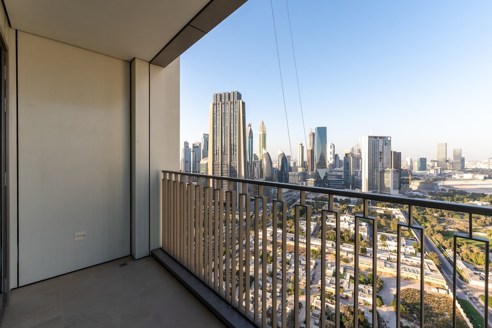 Sleek 2BR at Downtown Close to Dubai Mall
