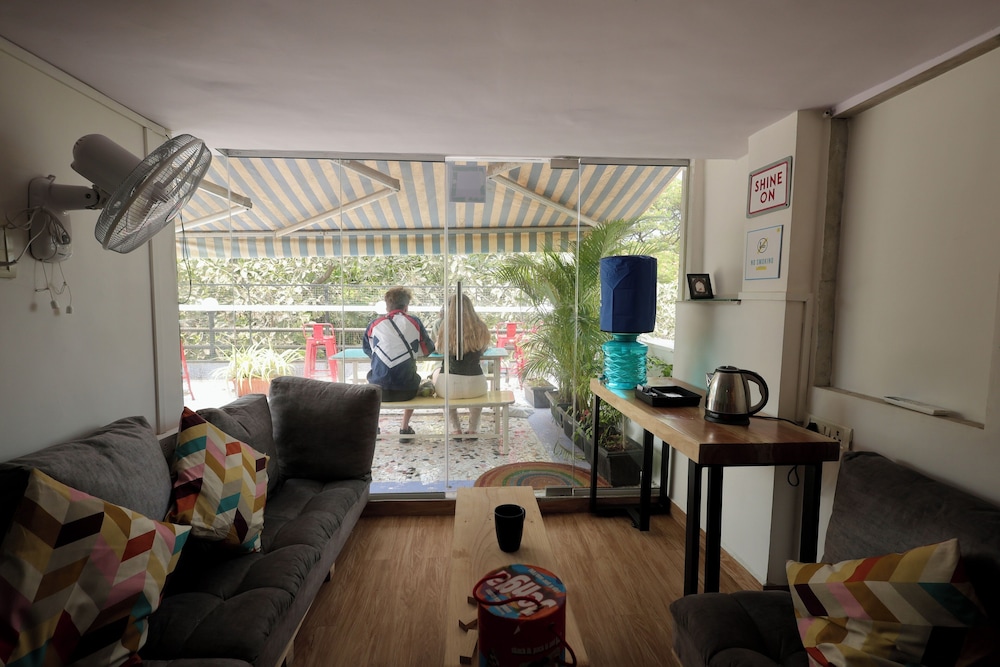 Locomo Hostel Mini - 9 mins from airport