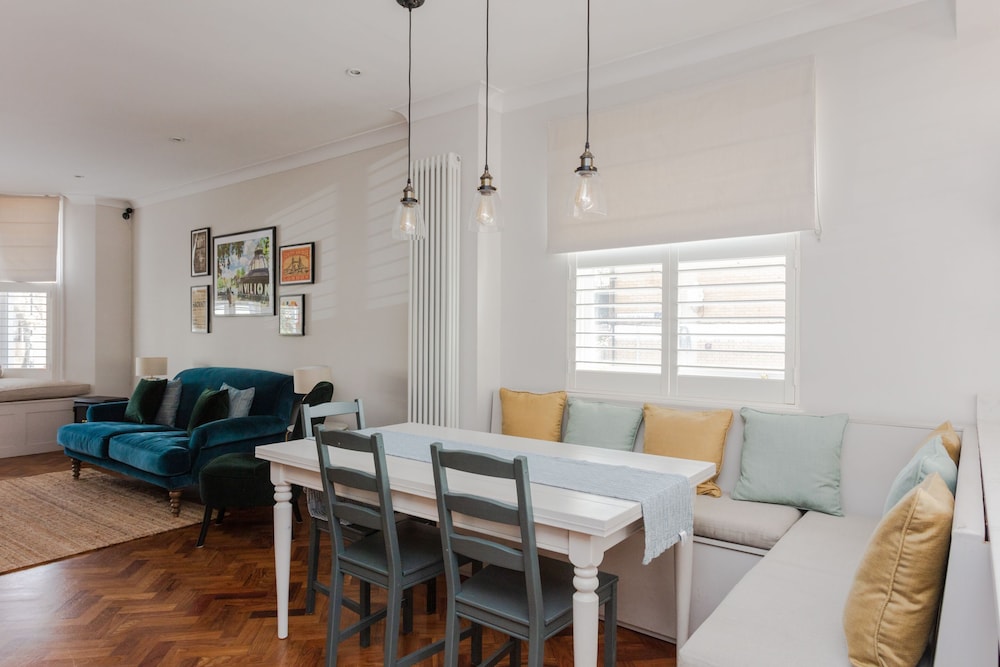 Newly Refurbished 4 Bedroom House in East London