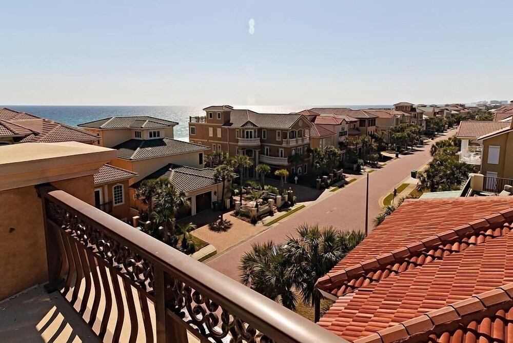 Vista del Mare 4 Bedroom Holiday Home by Five Star Properties