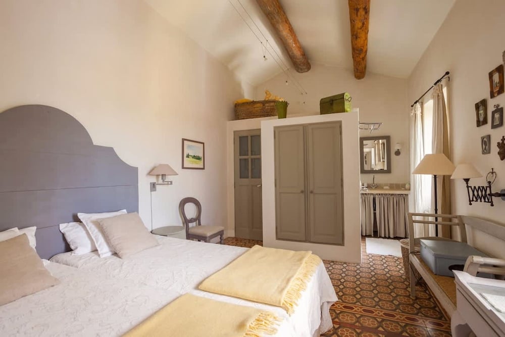 Villa Les Beaumettes - Haven of Peace in the Luberon
