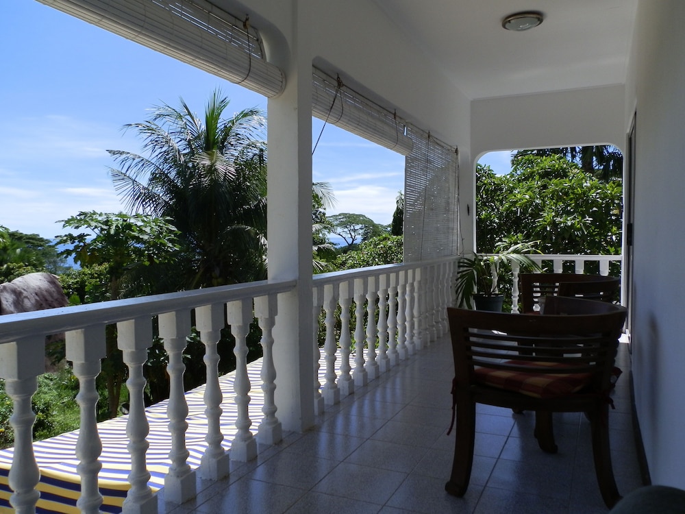 Lemongrass Lodge