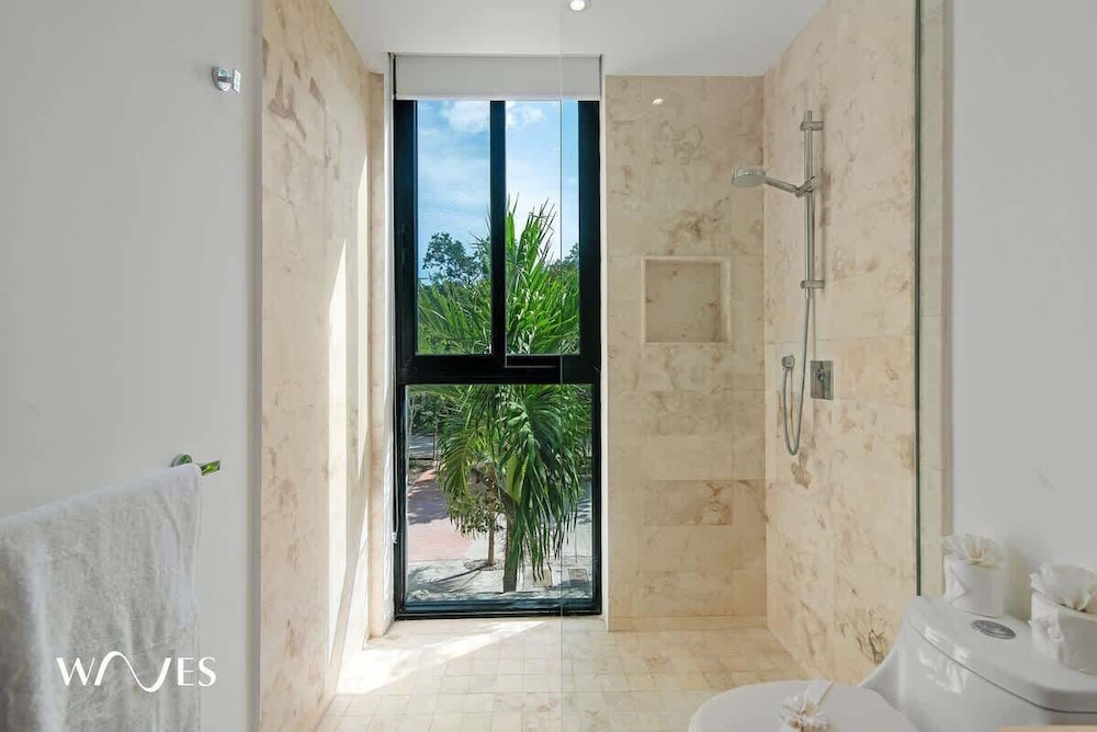 2 Br. Luminous and Spacious Pool View Apt