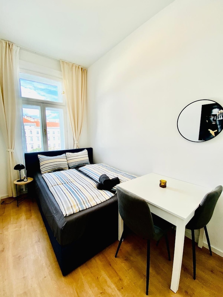 Comfortable 5BR Stay Near Westbahnhof