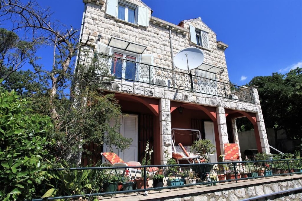 Apartman Laura Zaton