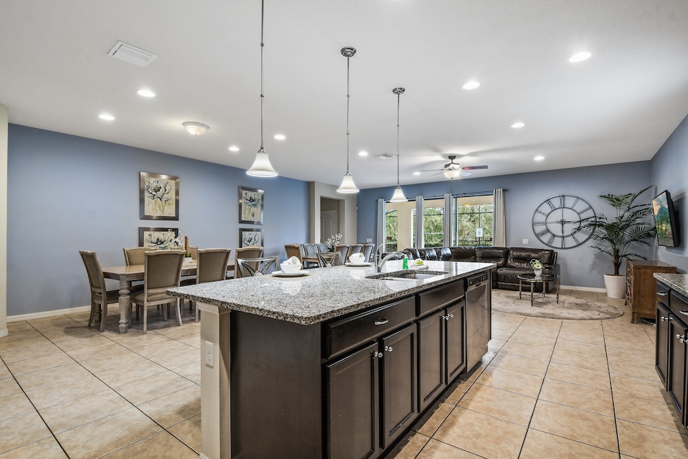 Ultimate 8BR Family Fun in Resort Near Disney!