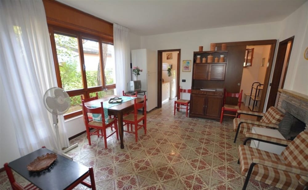 Private Fenced Garden House at 300mt From Lignano Pineta Beach
