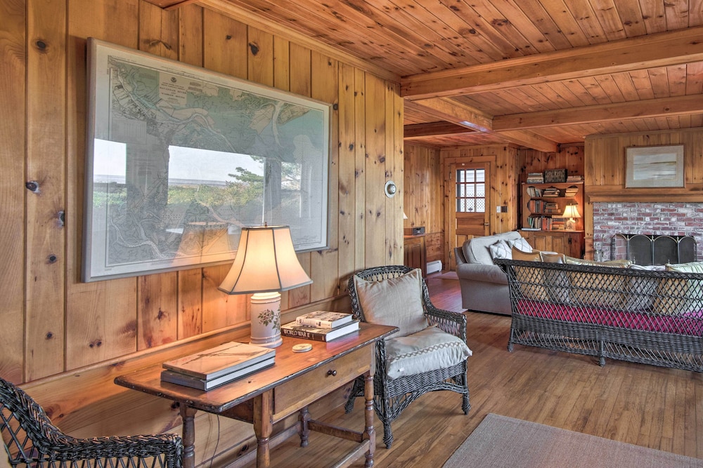 Expansive Beachfront Retreat w/ Outdoor Shower - Property Image 17