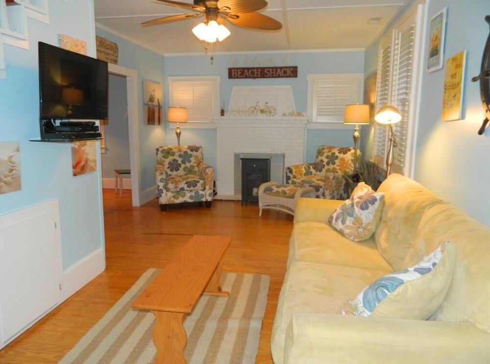 Laurel Street 204