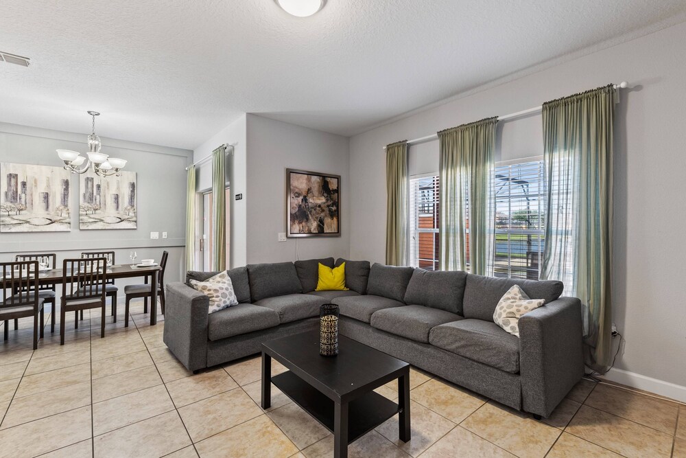8893 Candy Palm Road