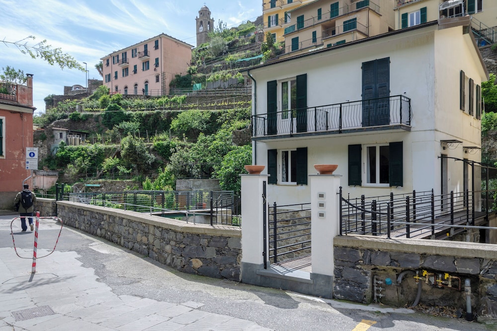 Middle Apartment Vernazza