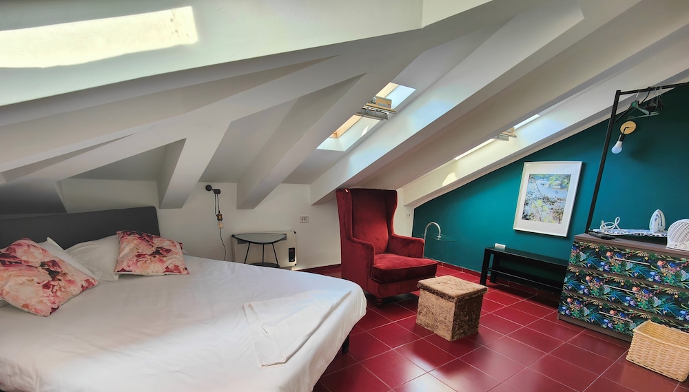 Mercanti Attic Version