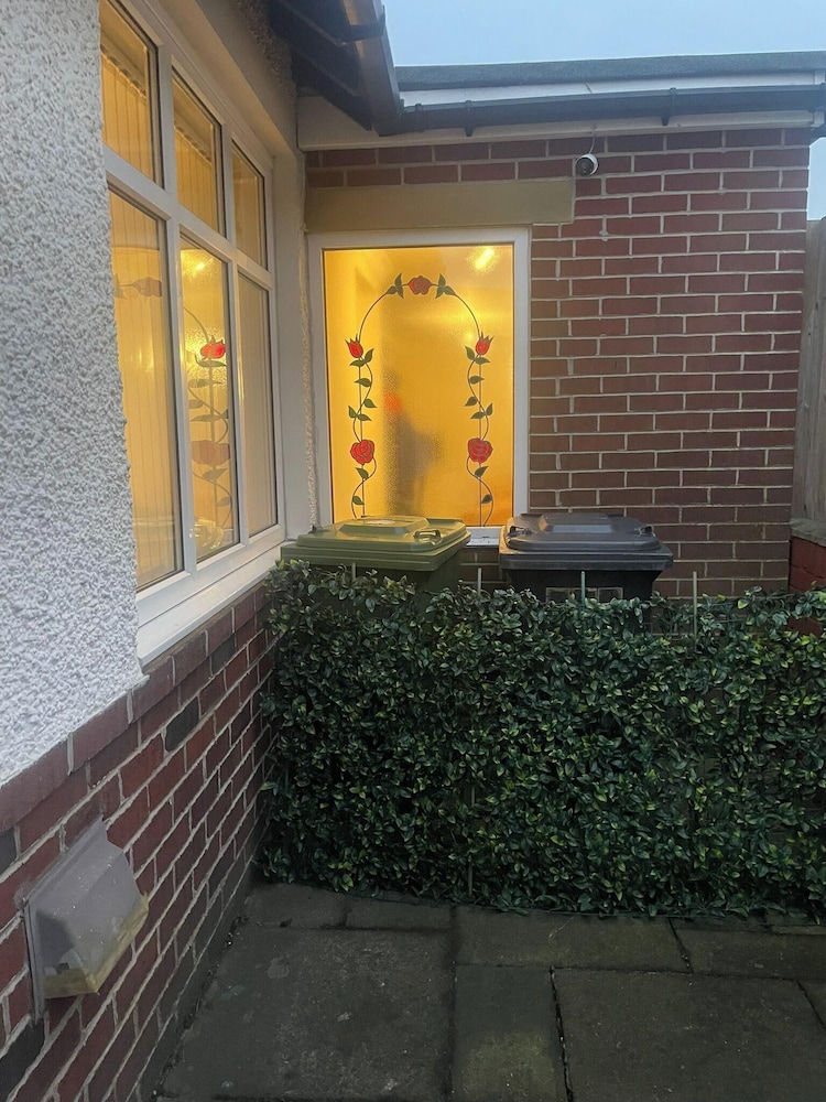 Charming Home in Huddersfield w/ Parking Petsok