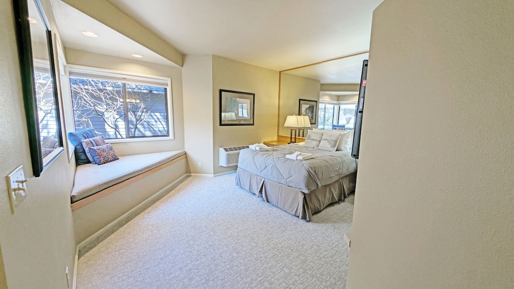 Mt Bachelor Village 331 B 1 Bedroom Condo