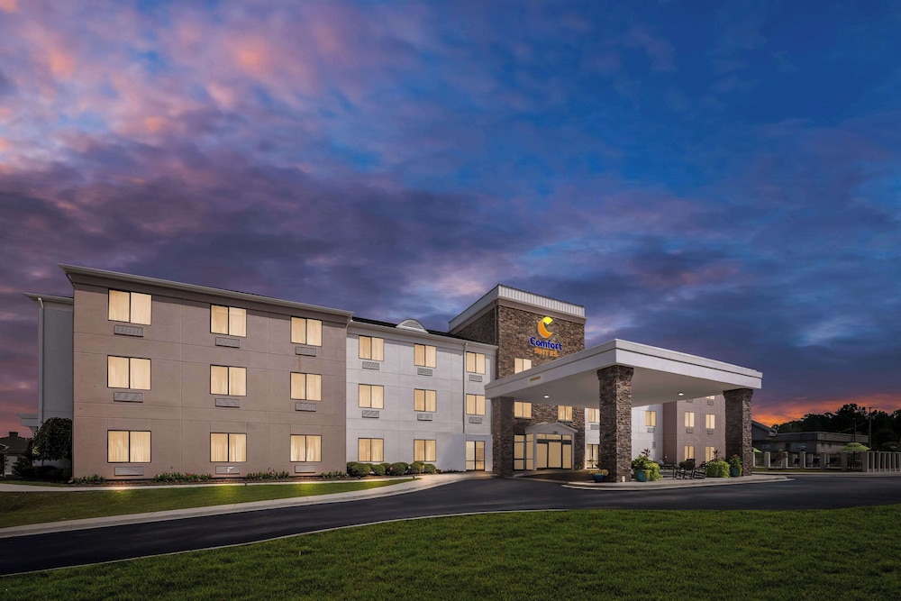 Cullman Vacations - Comfort Suites Cullman I-65 Exit 310 - Property Image 3