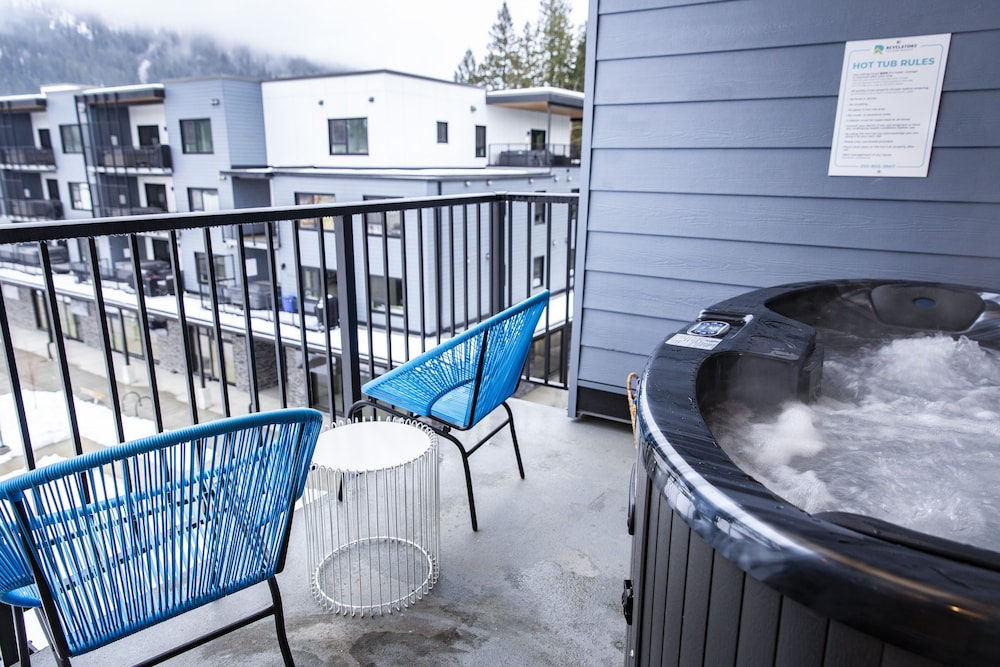 Hotel Tumbledown Condo By Revelstoke Vacations - Image 1