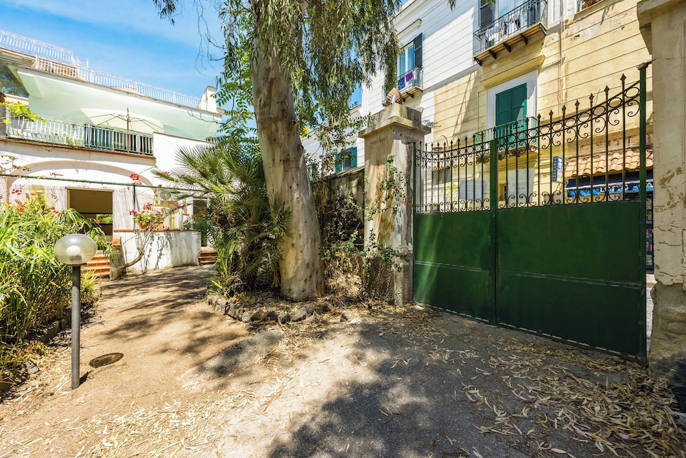 Villa Villari Terrace and Patio by Napoliapartments