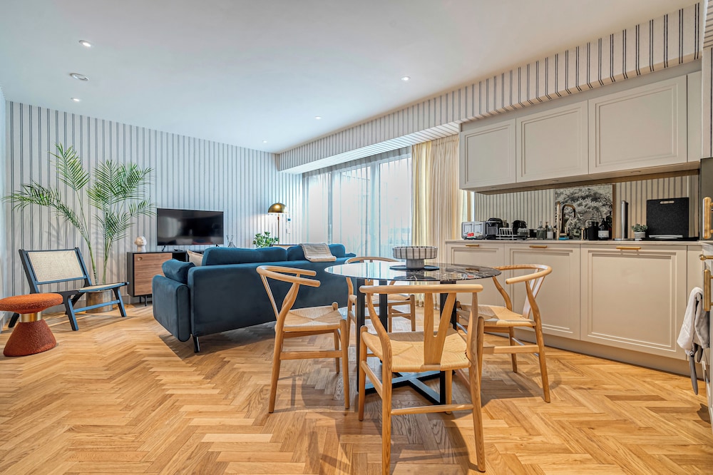 Luxury flats near Big Ben and London Eye