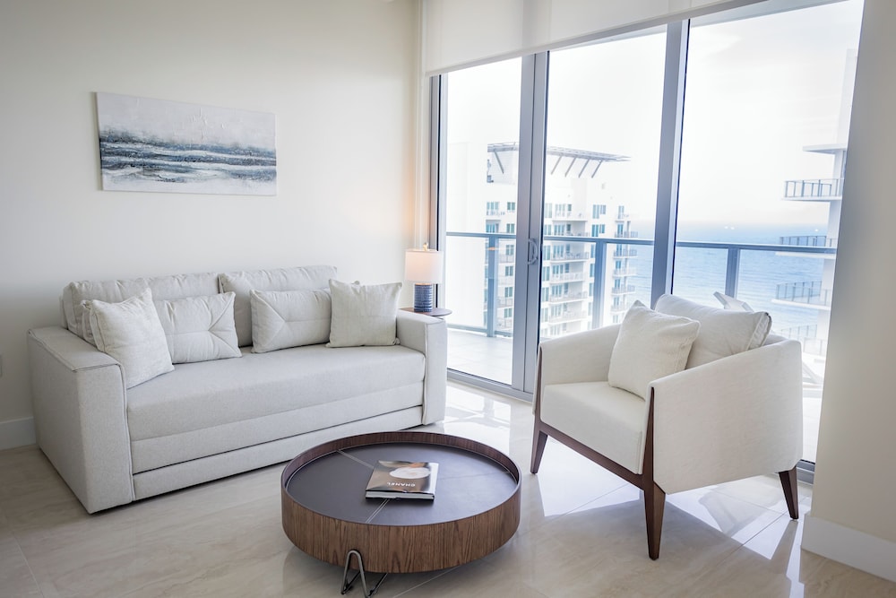 Private Condos at Amrit Ocean Resort