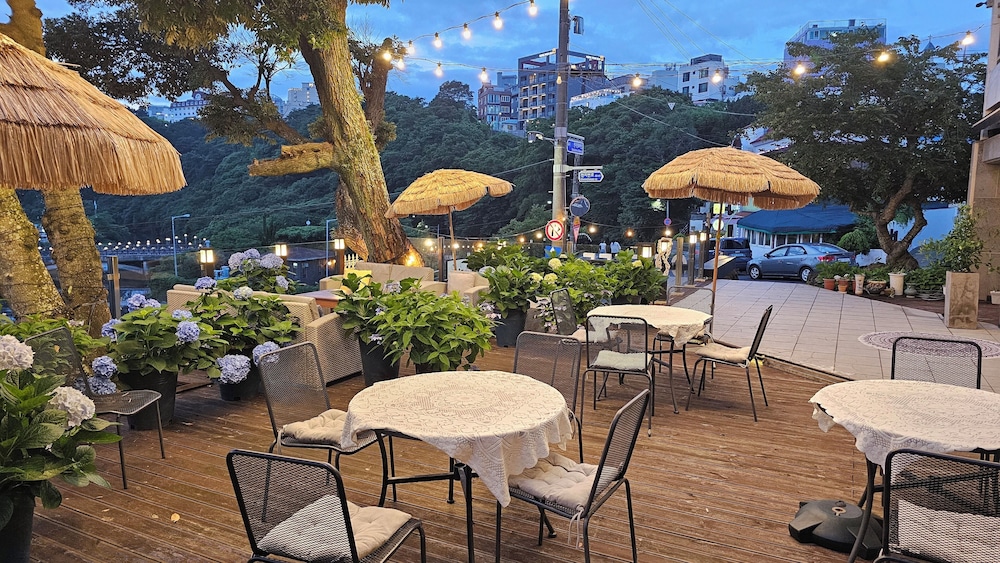 Cheonjiyeon Crystal Hotel 44